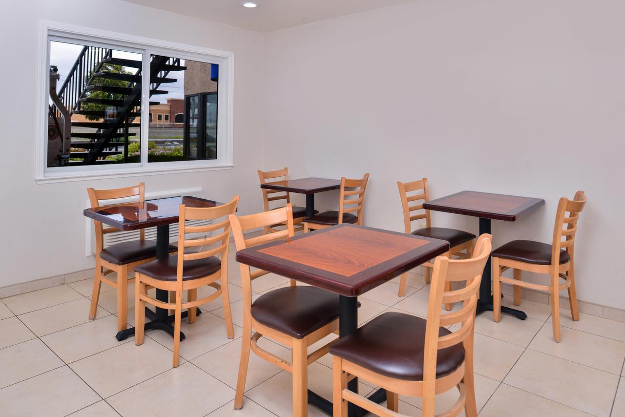 Good Living Inn ซาน คาร์ลอส ภายนอก รูปภาพ